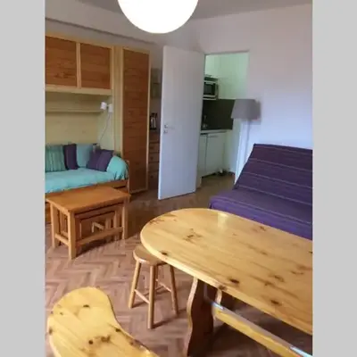 Studio lumineux avec balcon 2/4 pers. plein centre