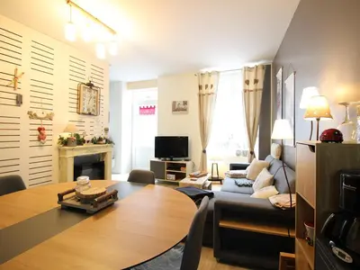 Télévision ou salle de divertissement dans l'établissement Mont-Dore Centre - Charmant T2 Bis avec WIFI - FR-1-608-47