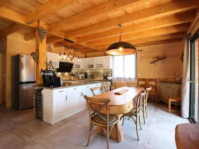 Cuisine ou kitchenette dans l'établissement Splendide chalet 5 chambres avec terrasse, garage et wifi au Mont-Dore - FR-1-608-188