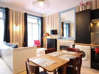 Coin salon dans l'établissement T2 agréable au Mont-Dore avec Wifi - FR-1-608-197