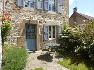 Jardin de l'établissement gîtes des abeilles