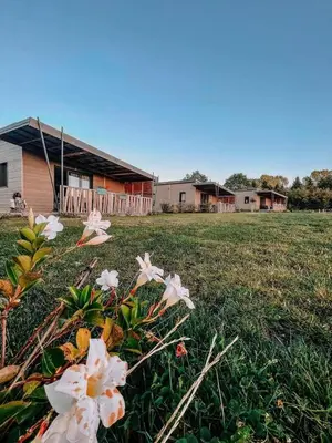 Jardin de l'établissement Auvergne chalets Sancy