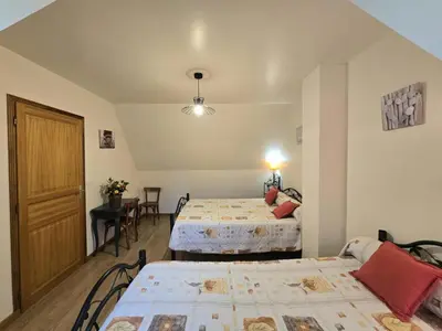 Un ou plusieurs lits dans un hébergement de l'établissement Charmante maison périgourdine à Salignac-Eyvigues, animaux acceptés - FR-1-616-5