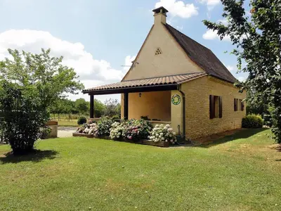 Jardin de l'établissement Charmante maison périgourdine à Salignac-Eyvigues, animaux acceptés - FR-1-616-5