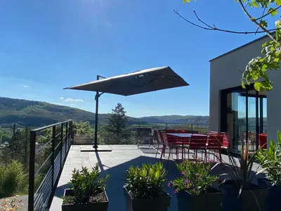 Vue générale sur la montagne ou vue sur la montagne depuis la villa