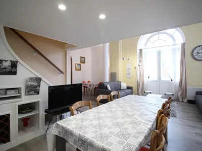 Coin salon dans l'établissement La Bourboule Centre - Appartement T2 RDC avec WIFI - FR-1-608-19