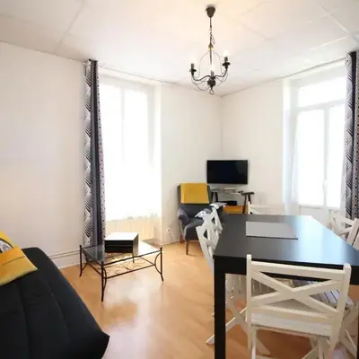 Appartement lumineux T4