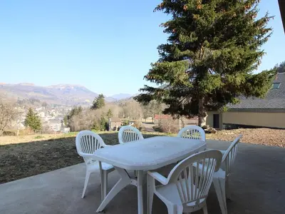 Vue générale sur la montagne ou vue sur la montagne depuis la maison de vacances