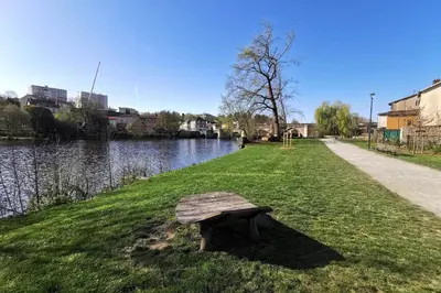 Vue sur la rivière ou le fleuve situé(e) à proximité de la maison de vacances