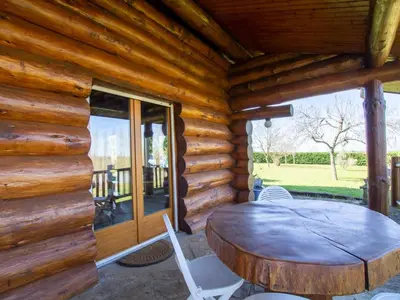 Plan de l'établissement Chalet confortable au bord d'un étang à Dussac - FR-1-616-72