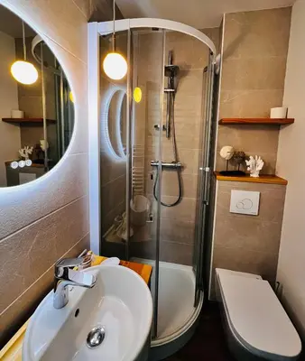 Salle de bains dans l'établissement L'Escoundillou