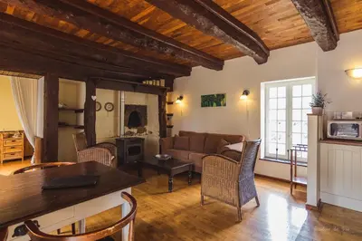 Télévision ou salle de divertissement dans l'établissement Domaine Leyvinie, gite Syrah, close to the Dordogne