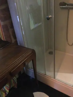 Salle de bains dans l'établissement Luxe,piscine,jacuzzi,moulin historique en pierres entièrement rénové