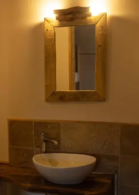 Salle de bains dans l'établissement Le Grand Gîte de Chomet