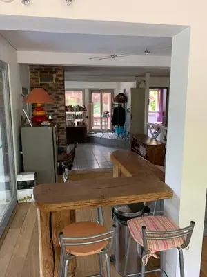 Cuisine ou kitchenette dans l'établissement Maison conviviale 8 personne avec piscine intérieure, à la campagne