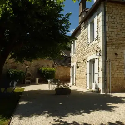 Charmante maison en pierres à Coly - FR-1-616-19