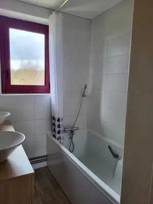 Salle de bains dans l'établissement La maison du cœur