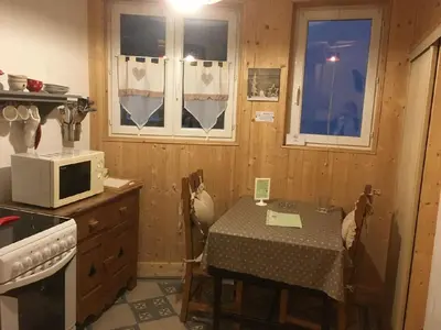 Cuisine ou kitchenette dans l'établissement Les mélèzes