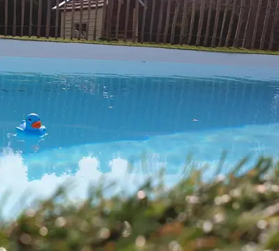 Piscine de l'établissement Stacaravan 4 persoons - Camping Le Soustran ou située à proximité