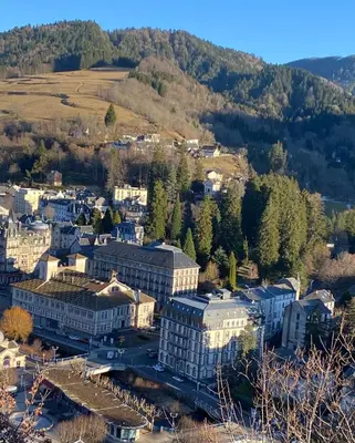 Vue générale sur la montagne ou vue sur la montagne depuis l'appartement