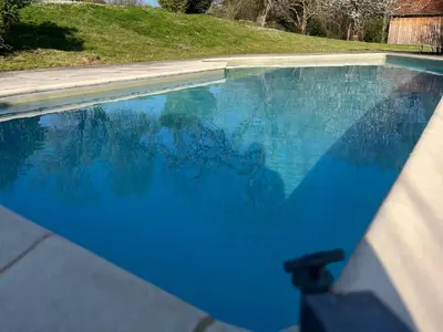 Piscine de l'établissement Gites Le Pagus ou située à proximité