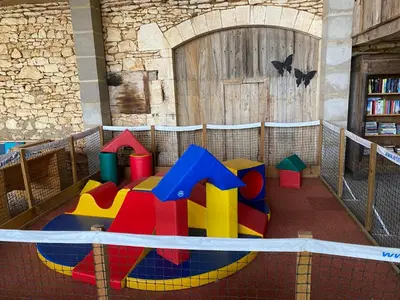 Club pour enfants de l'établissement Glamping Place de la Famille