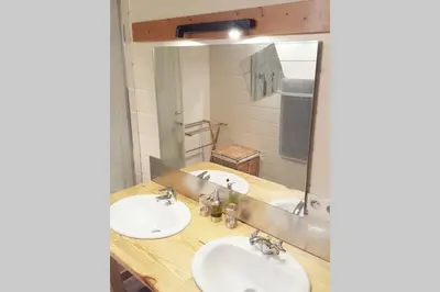 Salle de bains dans l'établissement Le Laguennois T3 de 45m2 A proximité de TULLE