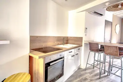 Cuisine ou kitchenette dans l'établissement L'Escapade à Lascaux