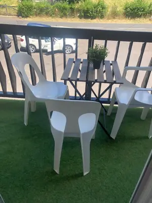 Balcon ou terrasse dans l'établissement Studio rénové résidence privé proche de toutes commodités et loisirs, Place parking inclus