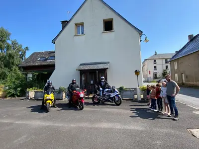 Clients de l'établissement Hôtel de famille L.F.M.A.L.