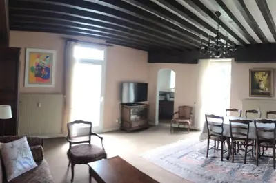 Télévision ou salle de divertissement dans l'établissement Appartement spacieux 78m2 plein centre, balcon, jusqu’à 6 personnes