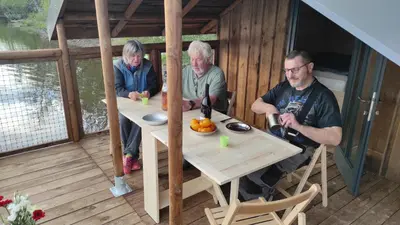 Boissons dans l'établissement Lacustra Cabanes accessibles en canoé et Chalets tout confort