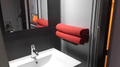 Salle de bains dans l'établissement Céanothe-InvIRI. Studio Mairie. Parking Privatif