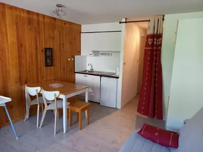 Cuisine ou kitchenette dans l'établissement Studio 4 personnes centre Superbesse