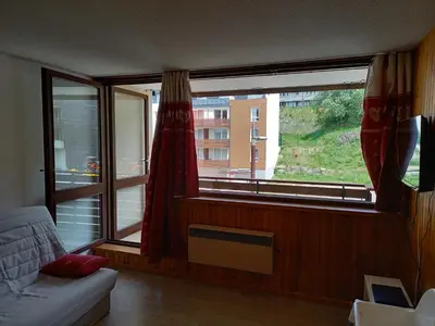 Télévision ou salle de divertissement dans l'établissement Studio 4 personnes centre Superbesse