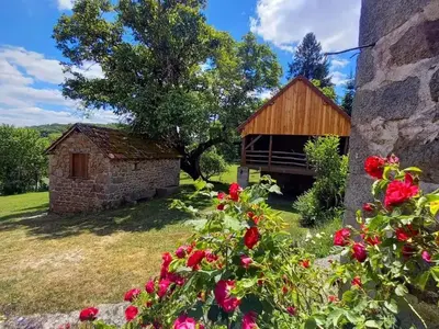 Jardin de l'établissement Gîte Les Hauts de Villemaloux