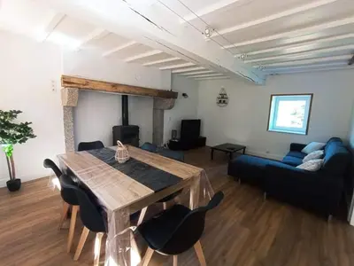 Coin salon dans l'établissement Gîte Les Hauts de Villemaloux