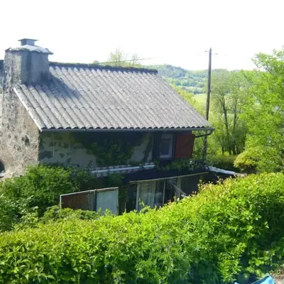 Maison de charme à Vezac avec vue sur la montagne