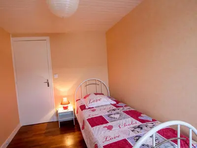 Un ou plusieurs lits dans un hébergement de l'établissement Maison spacieuse proche Lascaux, Wifi, Terrasse - FR-1-616-148