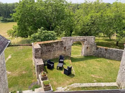 Jardin de l'établissement Maison du XIVe siècle avec WiFi et animaux admis près de Sarlat - FR-1-616-152