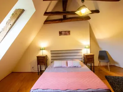 Un ou plusieurs lits dans un hébergement de l'établissement Maison du XIVe siècle avec WiFi et animaux admis près de Sarlat - FR-1-616-152