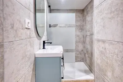 Salle de bains dans l'établissement Les gîtes du Gauliat