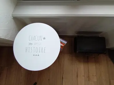 Télévision ou salle de divertissement dans l'établissement Le Miraillet, gîte