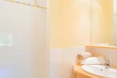 Salle de bains dans l'établissement Le Pré devant nous