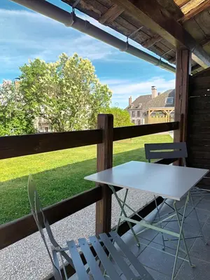 Balcon ou terrasse dans l'établissement Le Miraillet, chambre hôte