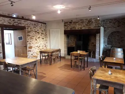 Coin salon dans l'établissement Le Tromp' L'Œil