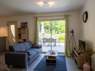 Coin salon dans l'établissement Maison indépendante avec Wi-Fi et parking à Auriac-du-Périgord - FR-1-616-202
