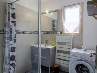 Salle de bains dans l'établissement Maison indépendante avec Wi-Fi et parking à Auriac-du-Périgord - FR-1-616-202