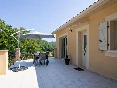 Balcon ou terrasse dans l'établissement Maison indépendante avec Wi-Fi et parking à Auriac-du-Périgord - FR-1-616-202