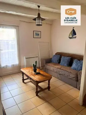 Coin salon dans l'établissement Maison entière feytiat